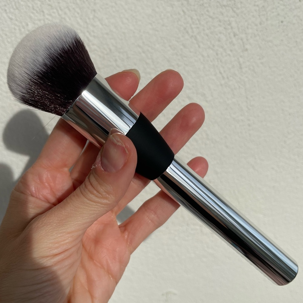 NIB Make Up Geek Face Buffer Foundation Brush